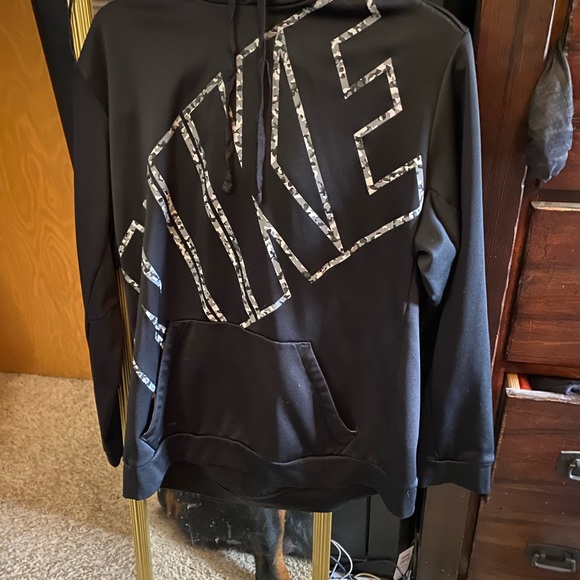 Teenage boys New England Patriots hoodie gently worn - Picture 5 of 7